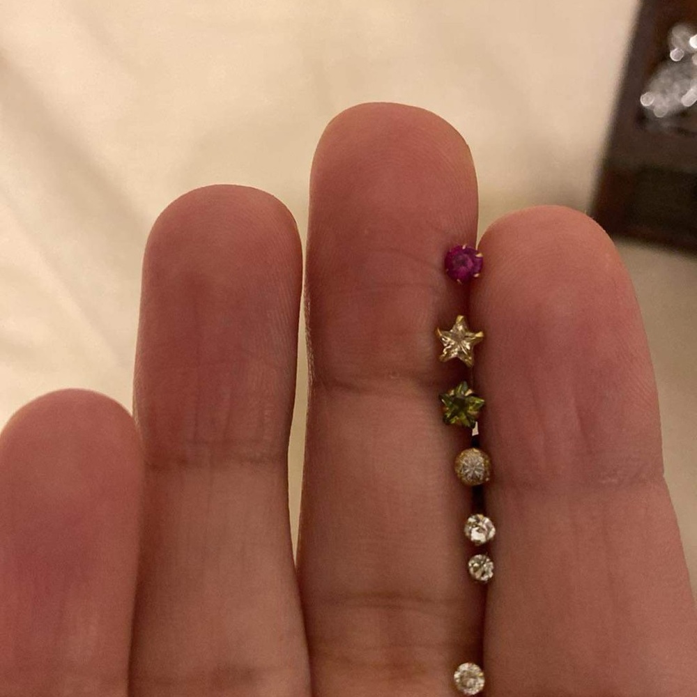 New 21k nose pins